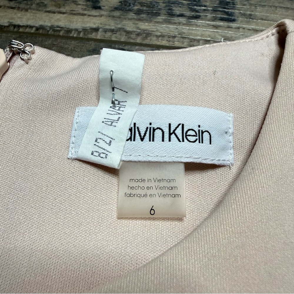 Calvin Klein Tri-Tone Midi Dress - Cream, Black, Burgundy Size 6 - Picture 4 of 12